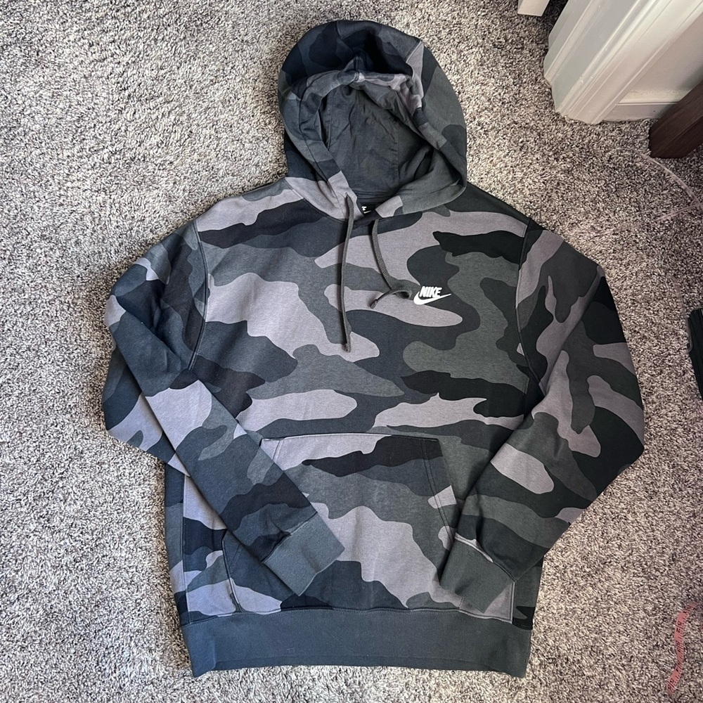 Nike Men's Black and Gray Camouflage Hoodie